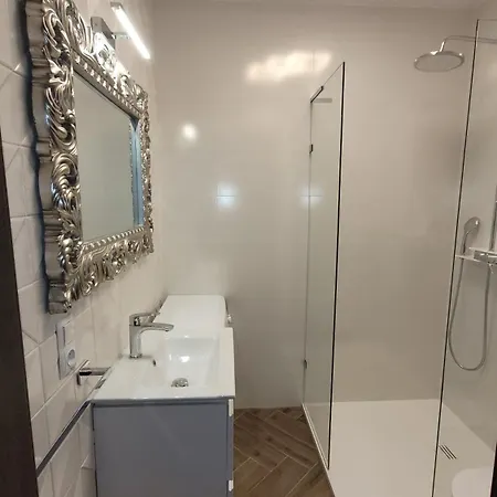 Apartment Jaracza 28/6 *